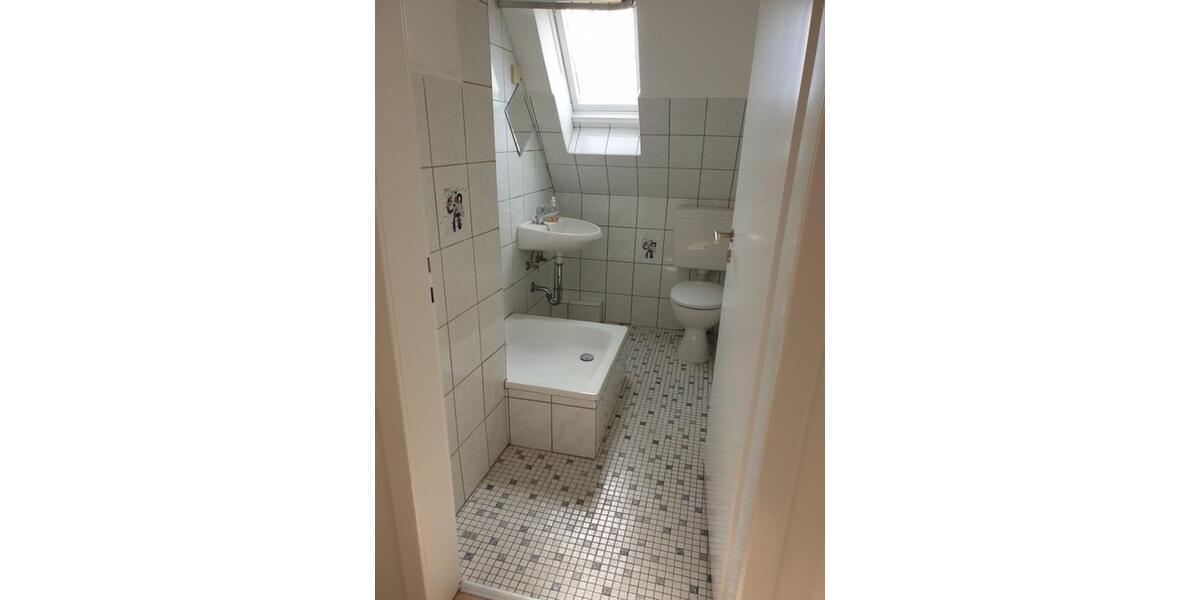 3-Zimmer-DG-Wohnung mit Einbauküche in RE-Grullbad 3 zimmer