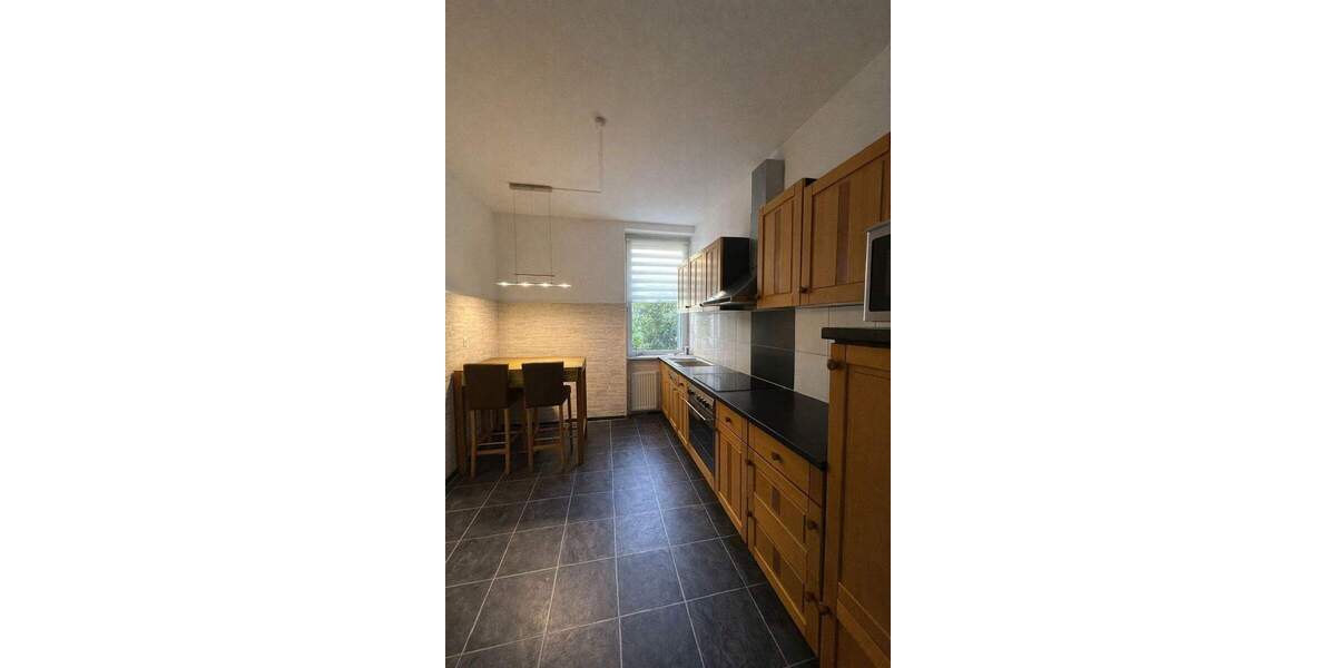 == Reserviert == Ungeschliffener Diamant zimmer