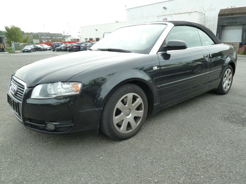 Audi A4 Cabrio 1.8 T Leder E-dach Navi kl. Mängel 161.000 km 4.900 € Ratingen 40885