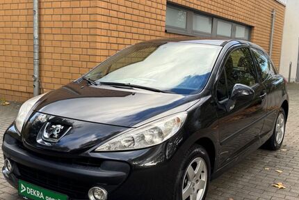 Peugeot 207 174.454 km 2.990 &euro; Essen 45326
