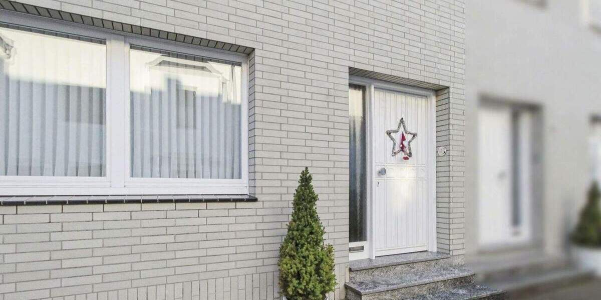 Top gepflegtes Reihenmittelhaus: In zentraler und ruhiger Lage von Moers 5 zimmer