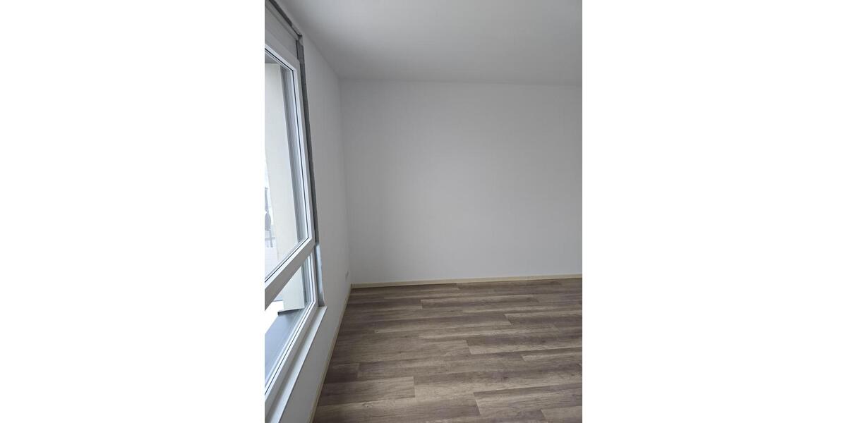 Modernes Reihenendhaus nebst 2 Garagen, Küche, Garten 4 zimmer