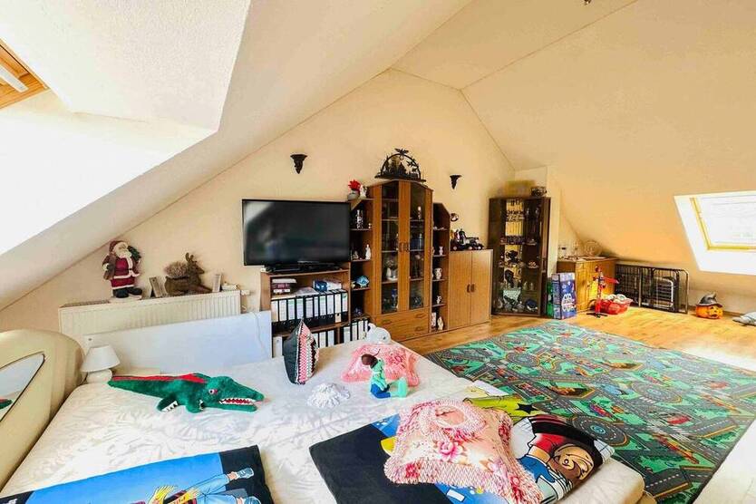 Modernes Reihenmittelhaus mit kleinem Garten und Einzelgarage in Ratingen - KfW 70 Effizienz!