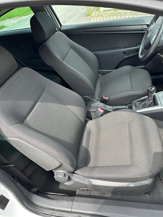 Opel Astra GTC J 175.000 km 4.000 € Essen 45121