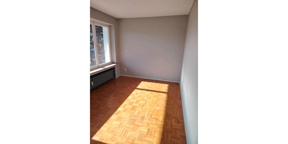 Etagenwohnung Duisburg Hochheide - 5 Zimmer, 120 m&sup2;, 1.500&euro; | Angebot:25294450