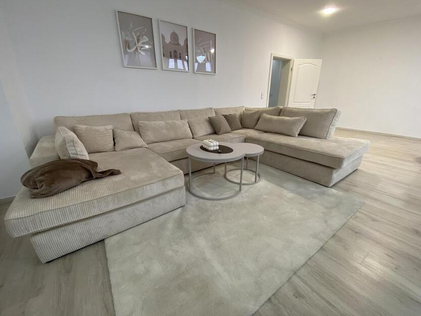 Renovierte und freundliche Altbauwohnung Zentral in Duisburg Ruhrort zimmer