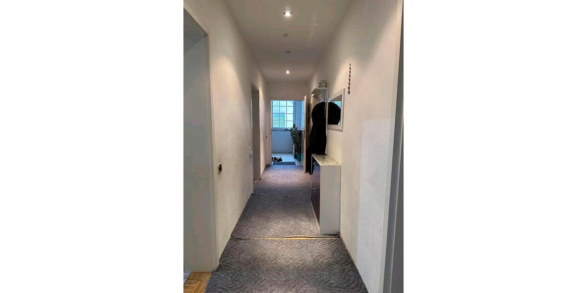 Eine 117 Quadratmeter große Wohnung steht zum Verkauf. 4 zimmer