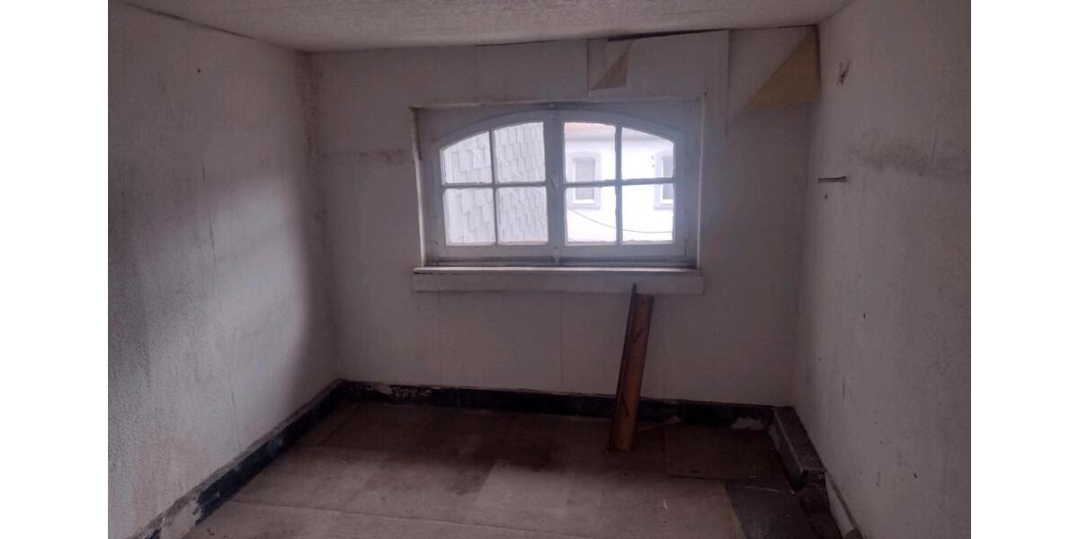Mehrfamilienhaus, Wohnhaus Duisburg Hamborn - 12 Zimmer, 242 m&sup2;, 266.000&euro; | Angebot:27163328