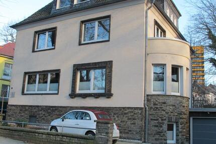 Stadtvilla in Bestlage, eine Wohnung pro Etage, Gartenmitnutzung 3.5 zimmer