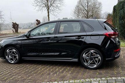 Hyundai i30 2.800 km 25.990 &euro; ESSEN 45359