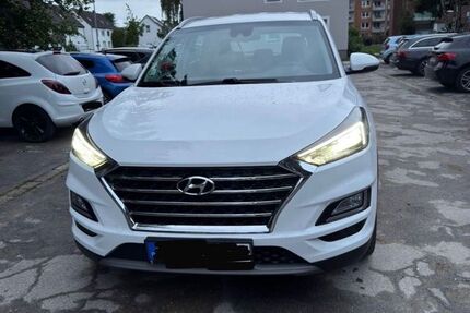 Hyundai TUCSON 106.000 km 15.900 &euro; Gelsenkirchen 45891