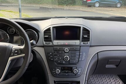 Opel Insignia 52.159 km 9.000 € Düsseldorf 40629