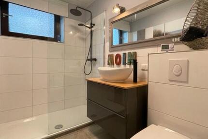 Vollständig möblierte Wohnung inkl. Kfz Stellplatz in top Lage zimmer