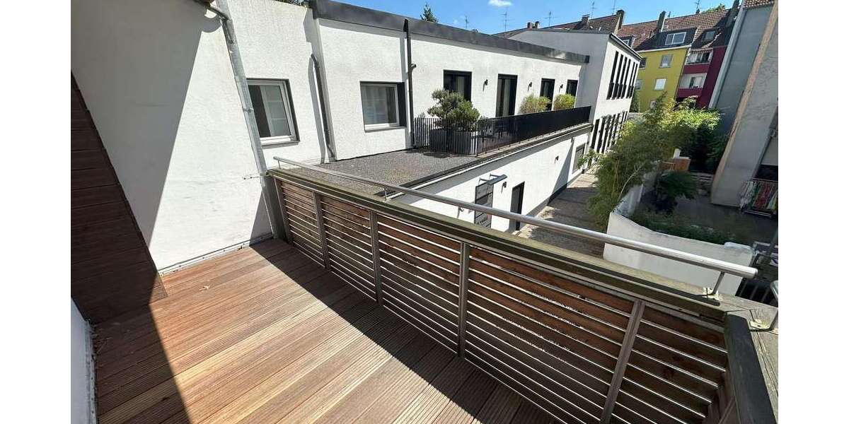 Etagenwohnung Essen Stadtbezirk II - 4 Zimmer, 135 m&sup2;, 1.650&euro; | Angebot:27177034