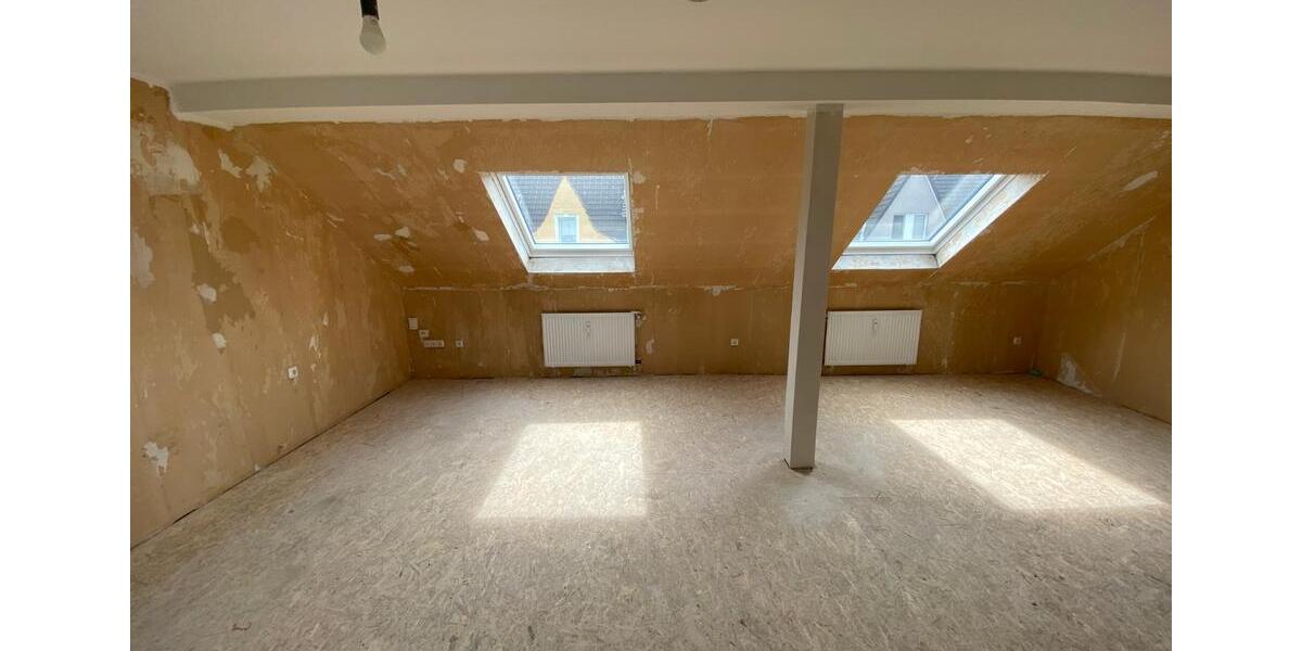 kleine gemütliche Dachgeschosswohnung ! 1.5 zimmer