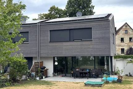 Topmoderne Doppelhaushälfte, sehr hochwertig ausgestattet, in hervorragender und ruhiger Lage von Rathsberg, Baujahr 2021