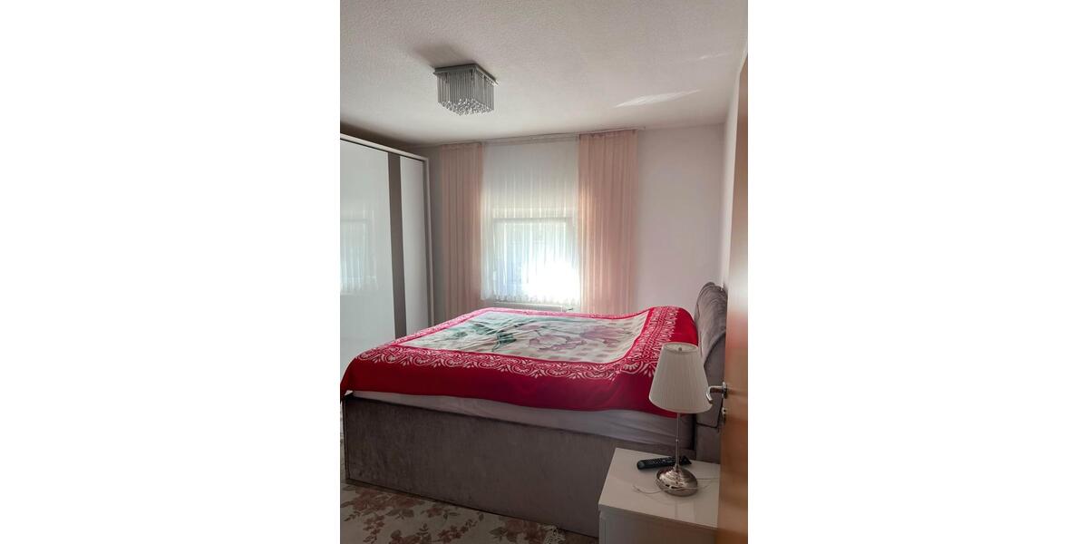 Reihenhaus Duisburg Mittelmeiderich - 4 Zimmer, 150 m&sup2;, 350.000&euro; | Angebot:27502880