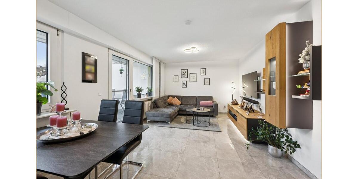 Großzügige 130qm Maisonette-Erdgeschosswohnung mit Garten, Terrasse, Balkon, Garage und Alarmanlage 4 zimmer