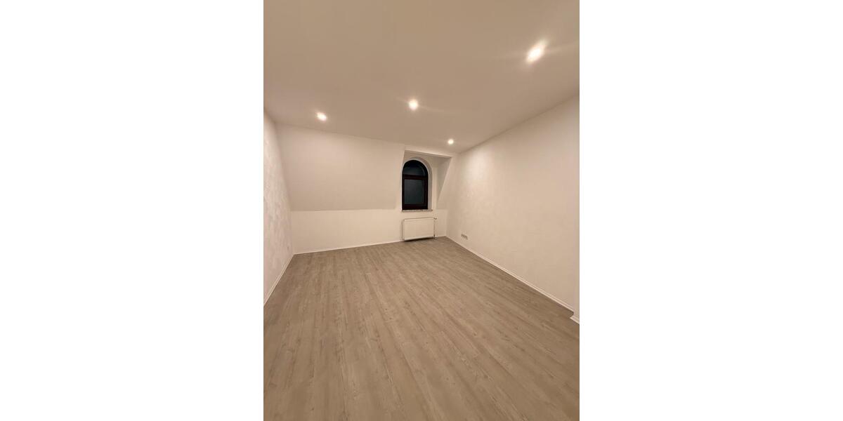 6 Zi. K-D-B Whg. Im Dachgeschoss Erstbezug nach Kernsanierung 6 zimmer