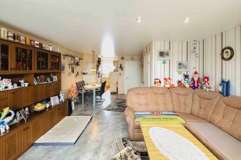 Modernes Reihenmittelhaus mit kleinem Garten und Einzelgarage in Ratingen - KfW 70 Effizienz!