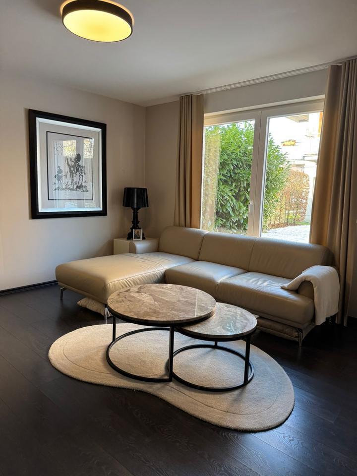 Luxuriöse EG Wohnung mit großem Garten in beliebter Lage zimmer