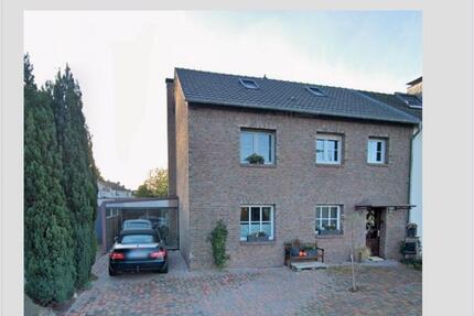 Tolles Zweifamilienhaus mit viel Platz 9 zimmer