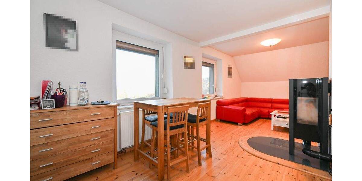 Bruchsteinhaus im Grünen: Gepflegtes Einfamilienhaus mit großem Grundstück in Niederbonsfeld 4 zimmer