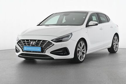 Hyundai i30 8.278 km 23.460 &euro; Essen 45143