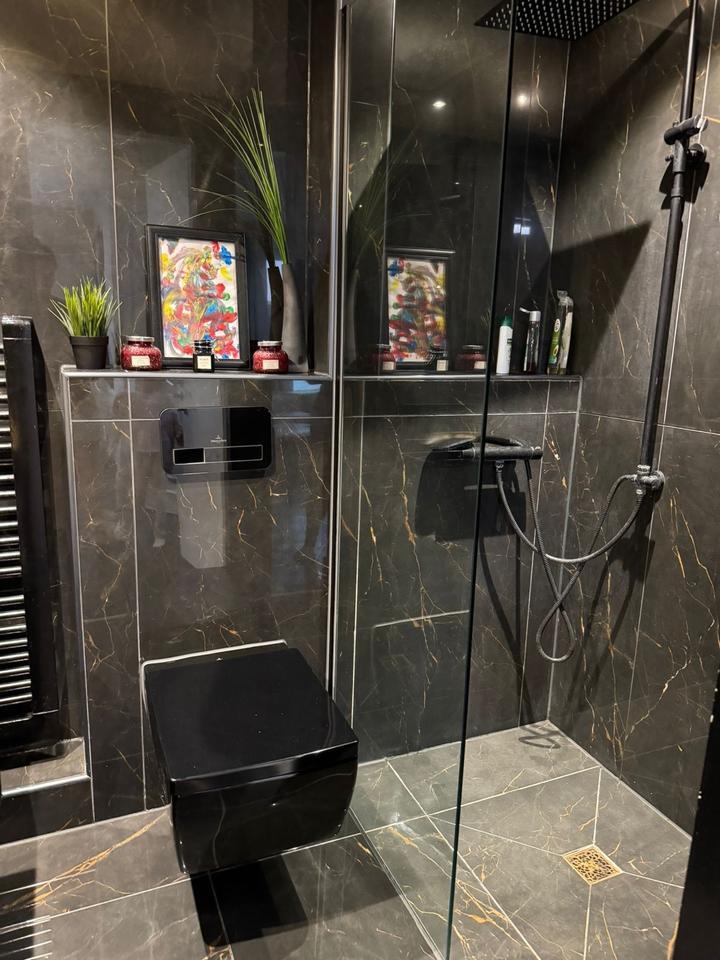 Luxuriöse EG Wohnung mit großem Garten in beliebter Lage zimmer