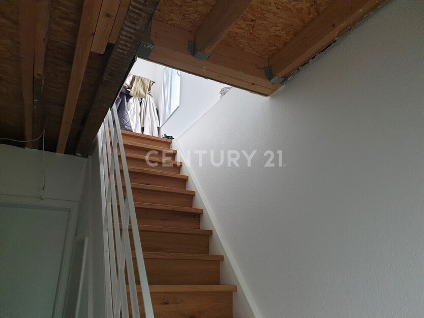 Zuhause mit Weitblick: Ruhe, Natur und Skyline-Panorama 2 zimmer