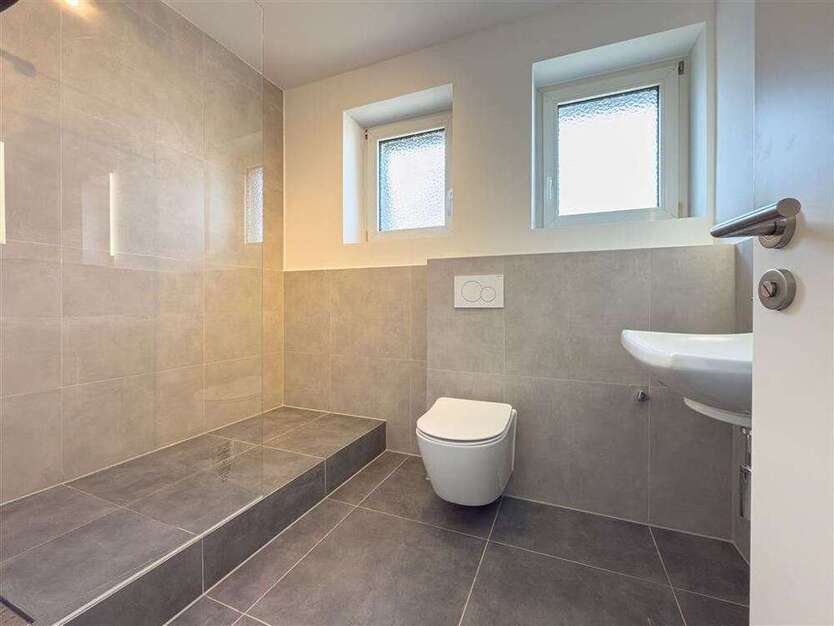 Wohnung zum Kaufen in Neuss 209.900 € 56 m²