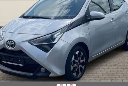 Toyota Aygo (X) 54.350 km 9.990 &euro; Dorsten 46286
