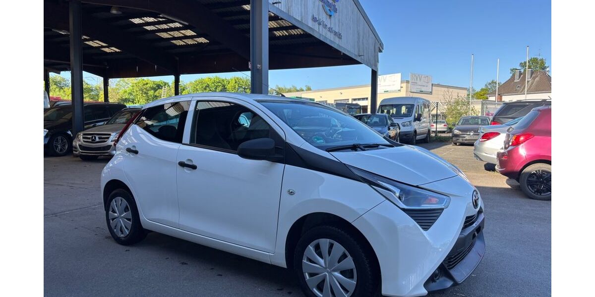 Toyota Aygo (X) 14.250 km 7.800 &euro; Essen 45356