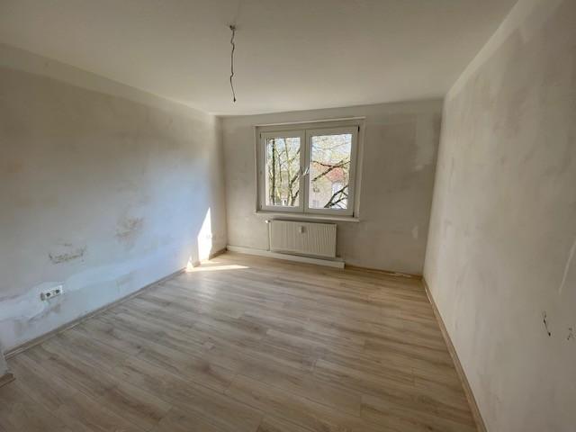 Etagenwohnung Duisburg Rheinhausen - 4 Zimmer, 77 m&sup2;, 599&euro; | Angebot:25868101