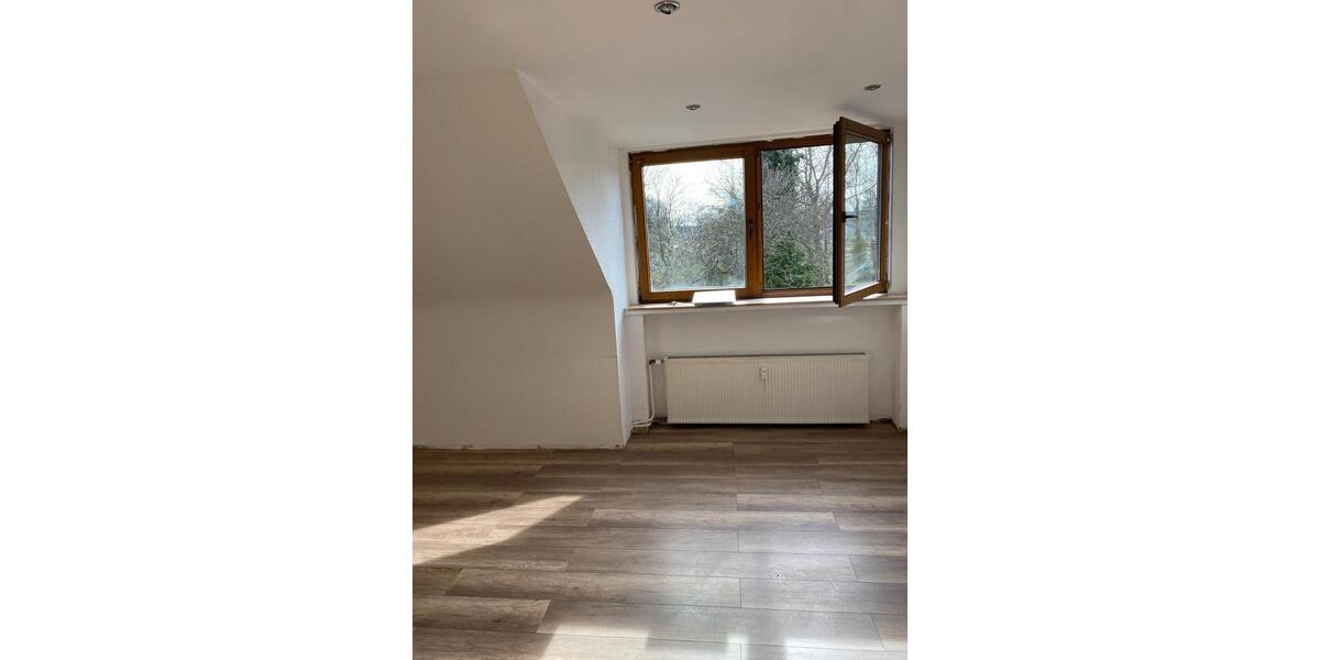Dachgeschoßwohnung Bottrop Batenbrock - 3 Zimmer, 56 m&sup2;, 448&euro; | Angebot:26323654