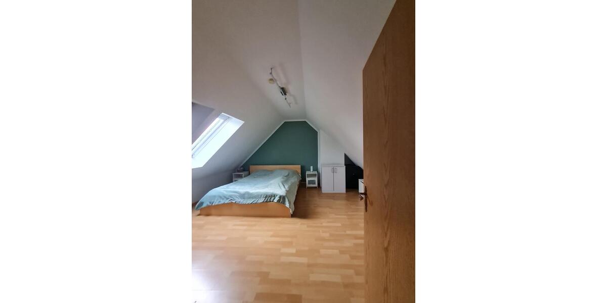 ruhige Dachgeschosswohnung OB Dümpten 1 zimmer