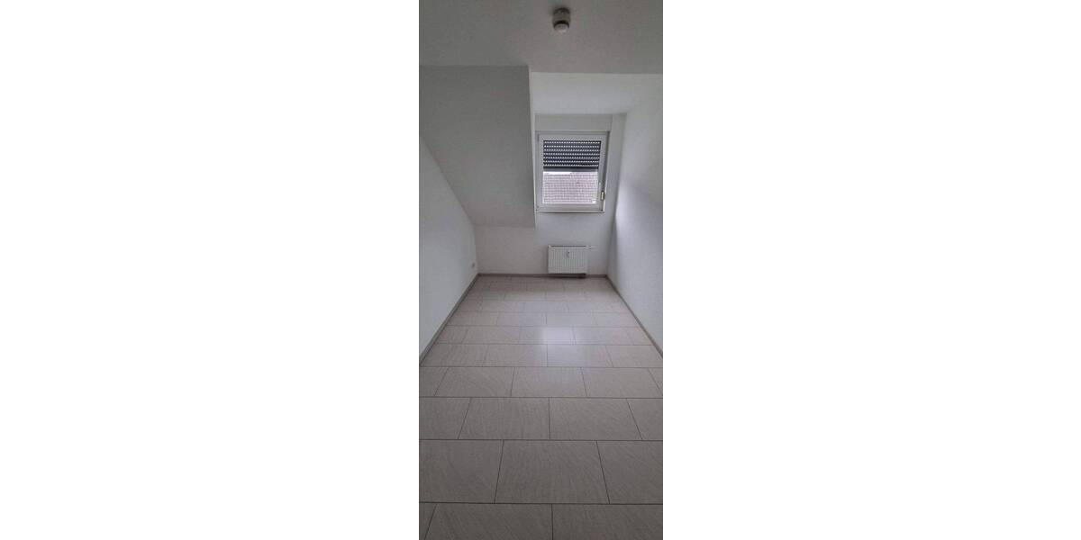 Etagenwohnung Oberhausen Sterkrade-Mitte - 3 Zimmer, 90 m&sup2;, 680&euro; | Angebot:26920815