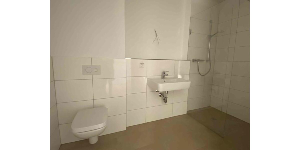 Erdgeschoßwohnung Essen Stadtbezirk VI - 2.5 Zimmer, 70 m&sup2;, 794&euro; | Angebot:26377385