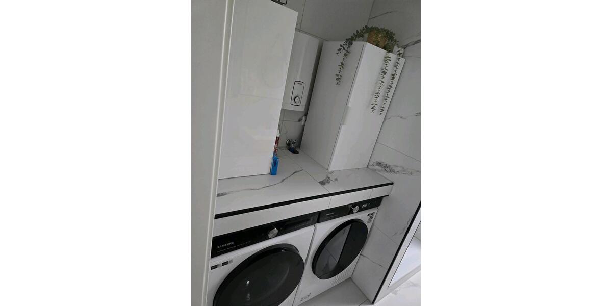 Dachgeschoßwohnung Duisburg Mittelmeiderich - 3.5 Zimmer, 85 m&sup2;, 1.350&euro; | Angebot:25287098