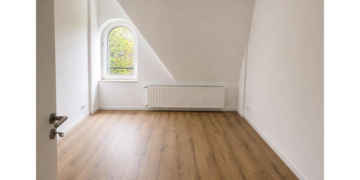Dachgeschoßwohnung Mülheim an der Ruhr Rechtsruhr-Nord - 3 Zimmer, 70 m&sup2;, 1.200&euro; | Angebot:26459562
