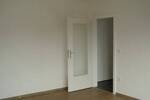Ortsteil Broich Appartement im renovierten Zustand und Großräumig mit separater Küche