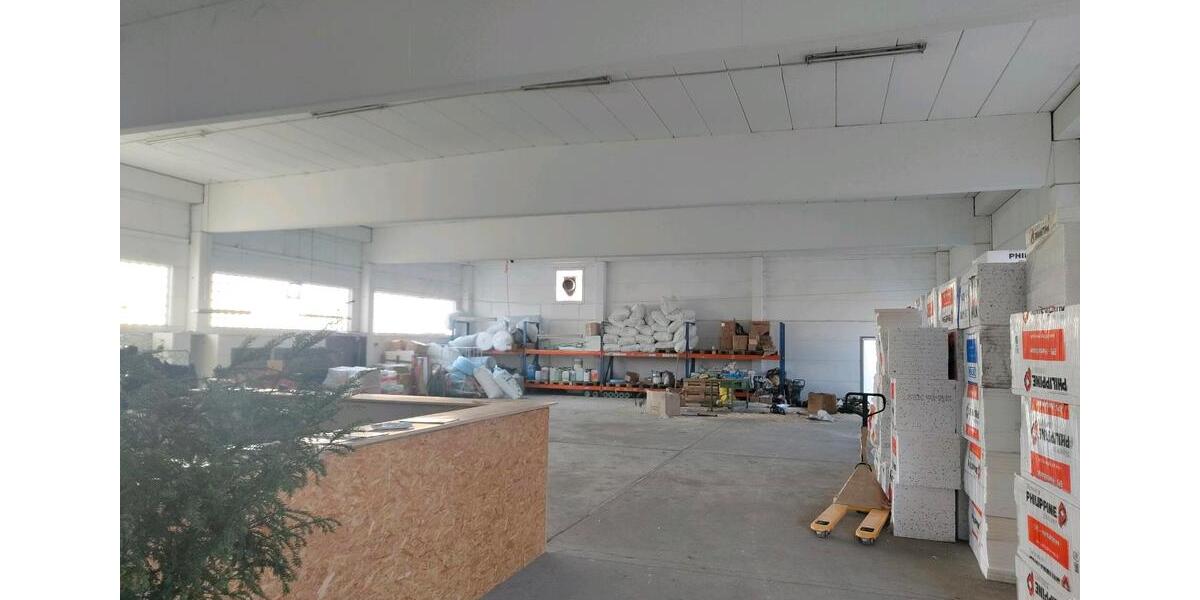 Lagerhalle in Wedau mit Büro und großer Außenfläche zimmer