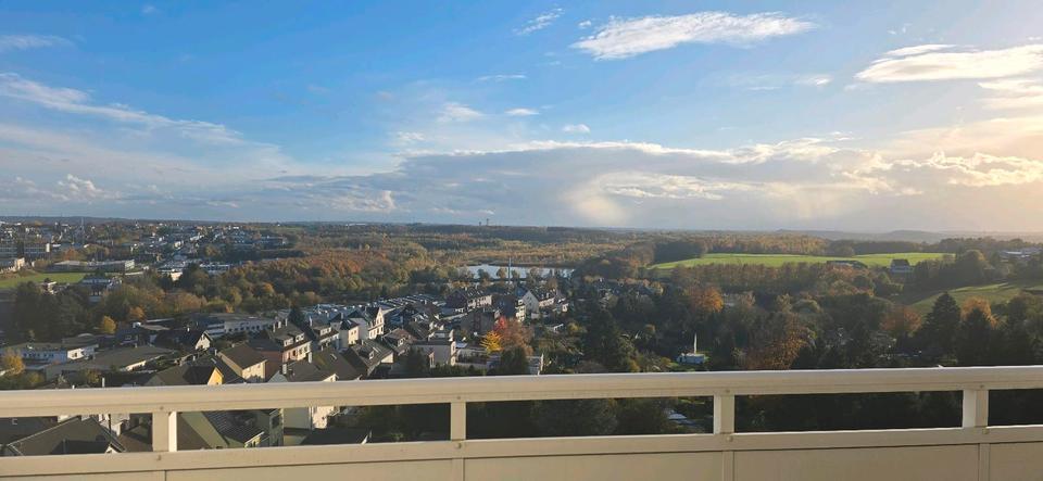 Helle 3-Zimmer-Wohnung mit Weitblick – 90 m² im 11. Stock zimmer