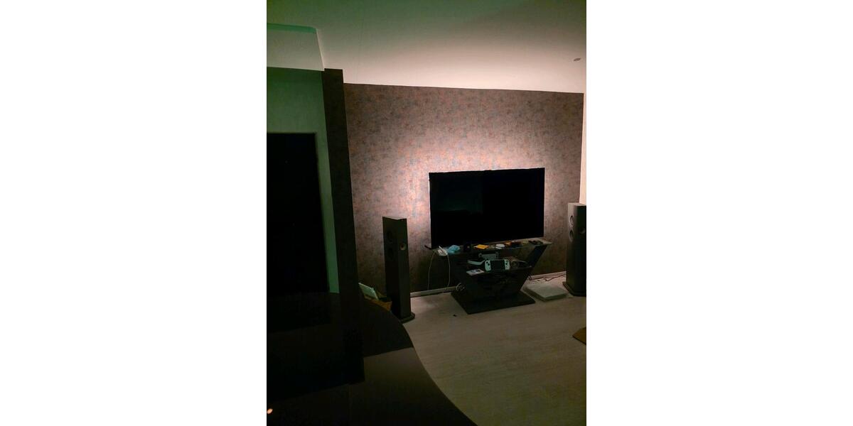 80m² Erdgeschoss Wohnung, 2 Badezimmer + LuxusKüche zimmer