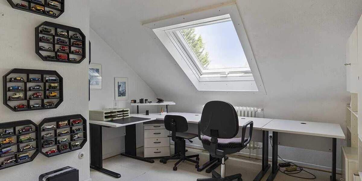 Freistehendes Einfamilienhaus mit Garage auf großem Grundstück in Ratingen-Ost 5 zimmer