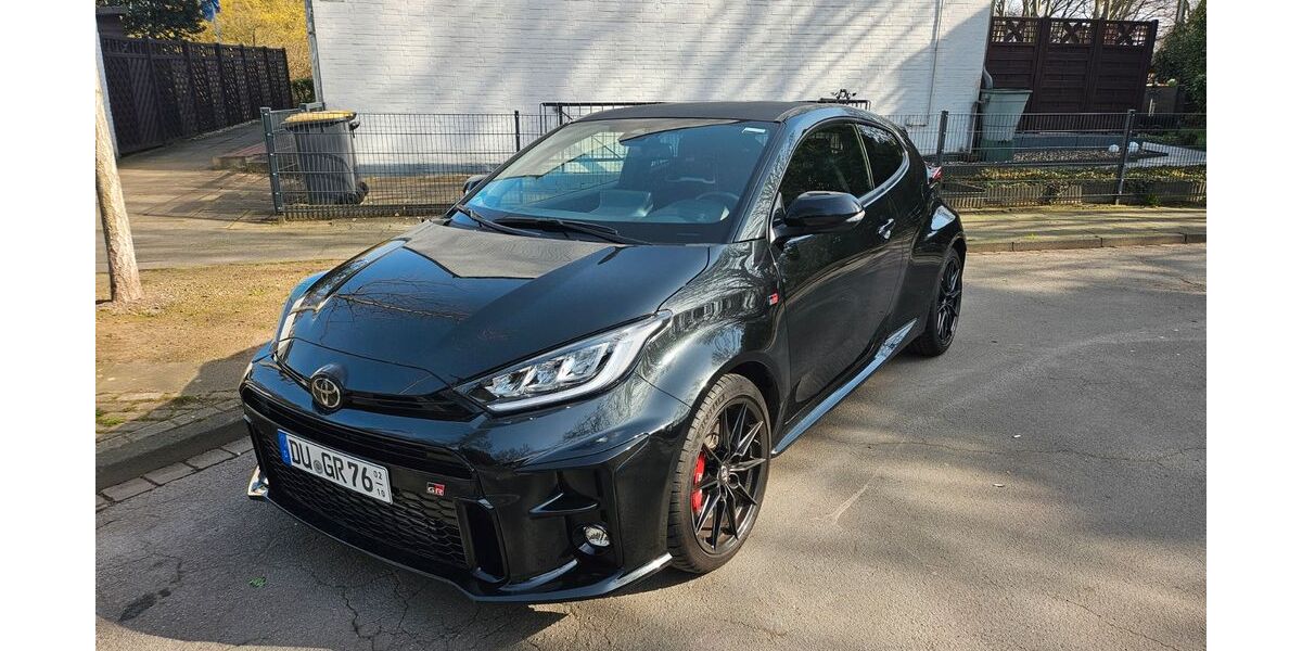 Toyota Yaris 11.999 km 34.990 &euro; Duisburg 47137