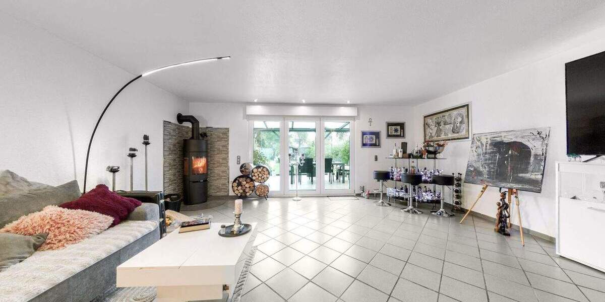 Design trifft Wohlgefühl - exklusiv modernisiertes Refugium mit Pool und Gartenidylle 3 zimmer