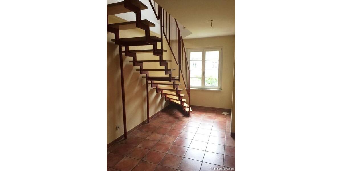 Etagenwohnung Duisburg Essenberg - 4 Zimmer, 155 m&sup2;, 1.100&euro; | Angebot:25439699