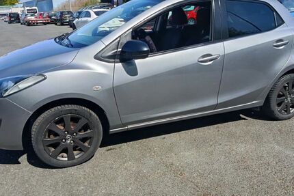 Mazda 2 176.000 km 3.990 &euro; Recklinghausen 45659
