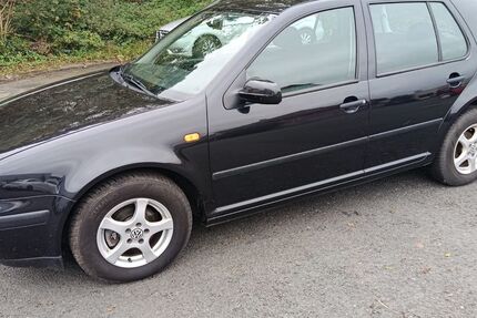 VW Golf 210.000 km 2.490 € Recklinghausen 45659